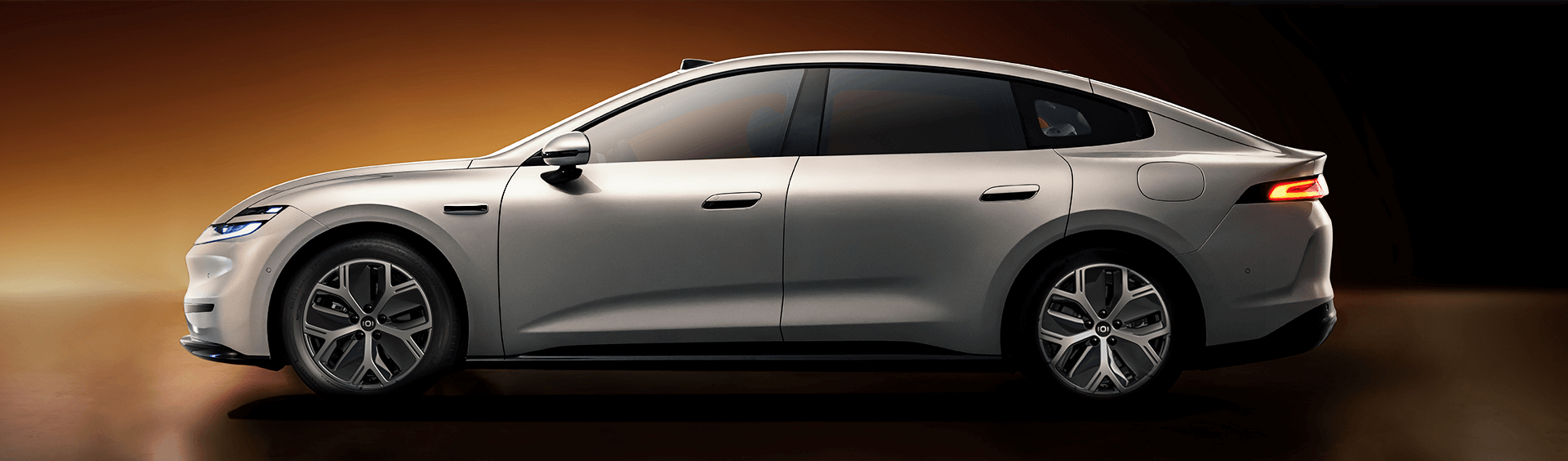 长安启源A06正式上市：提供六款纯电和两款增程车型，售价10.99-14.99万元