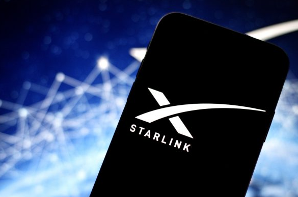 马斯克构想：利用月球电磁弹射AI卫星，构建在轨数据中心网络