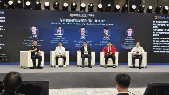 宇树王兴兴谈机器人领域第一性原理：硬件上赞成按成本和重量算