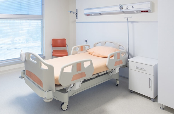 马斯克:机器人3到4年内完胜人类医生