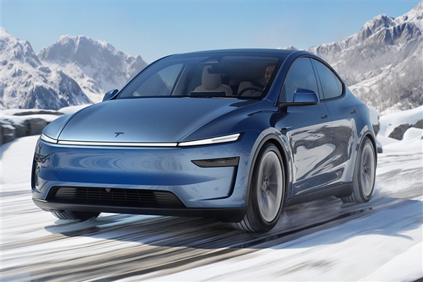 特斯拉满血FSD即将入华！马斯克为了天价薪酬拼了